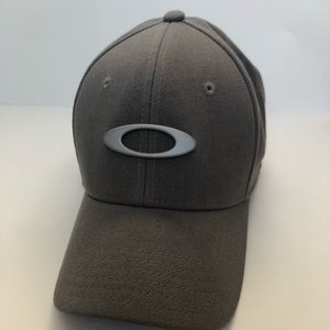 Oakley Hat NWOT